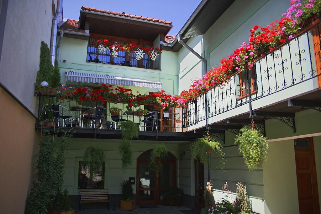 Boutique Penzión Slovenská - Penzión Bella Sicilia Prešov Exterior foto